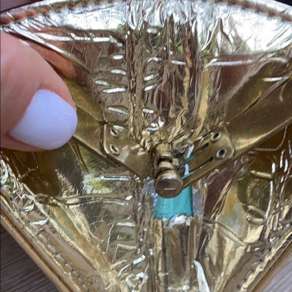 Vintage Metallic Gold Croc Embossed Bag w/wallet - Picture 4 of 14